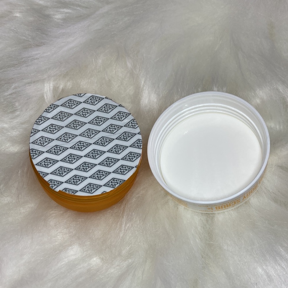 Bum Bum Body Scrub - Picture 3 of 4